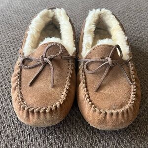 Women’s UGG Suede/ Sherpa Slippers